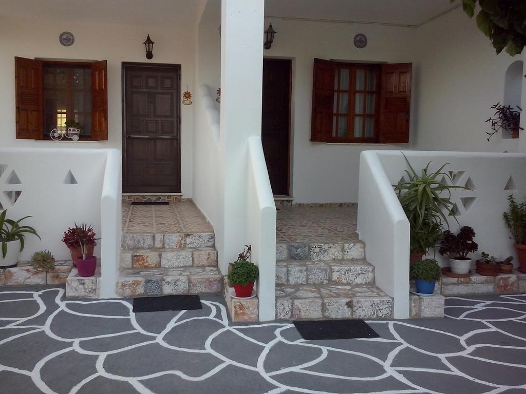 Athena'S Houses Skyros Esterno foto