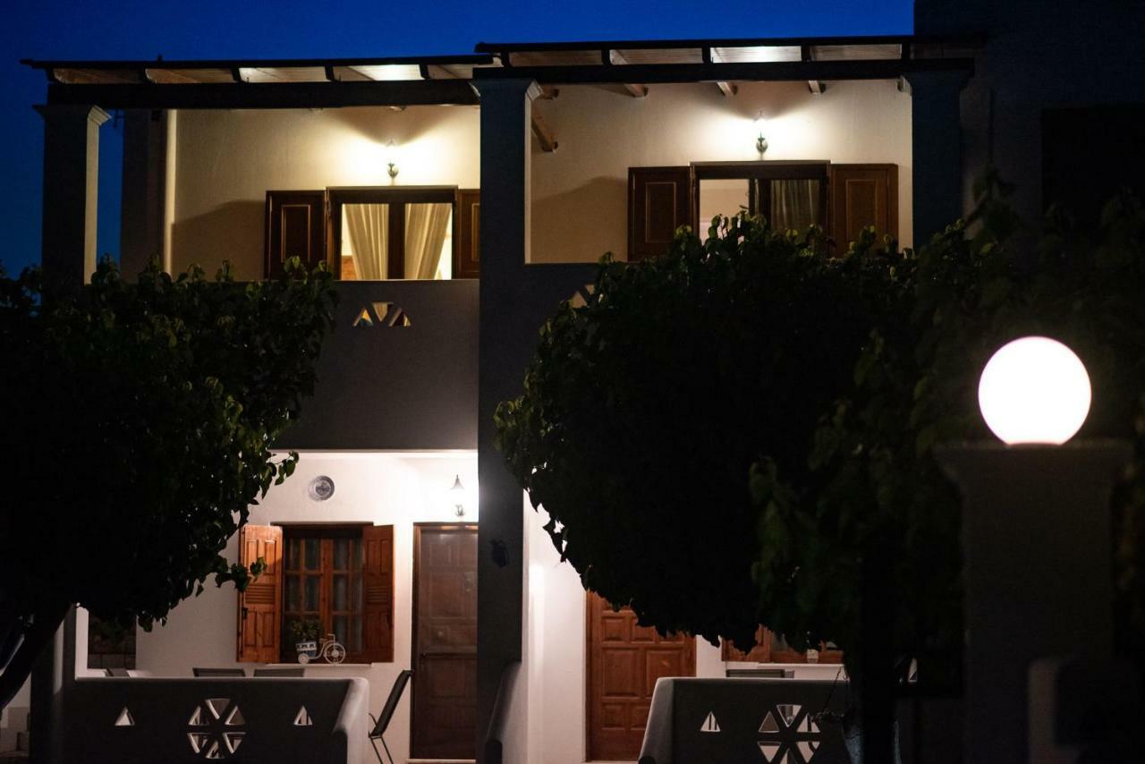 Athena'S Houses Skyros Esterno foto